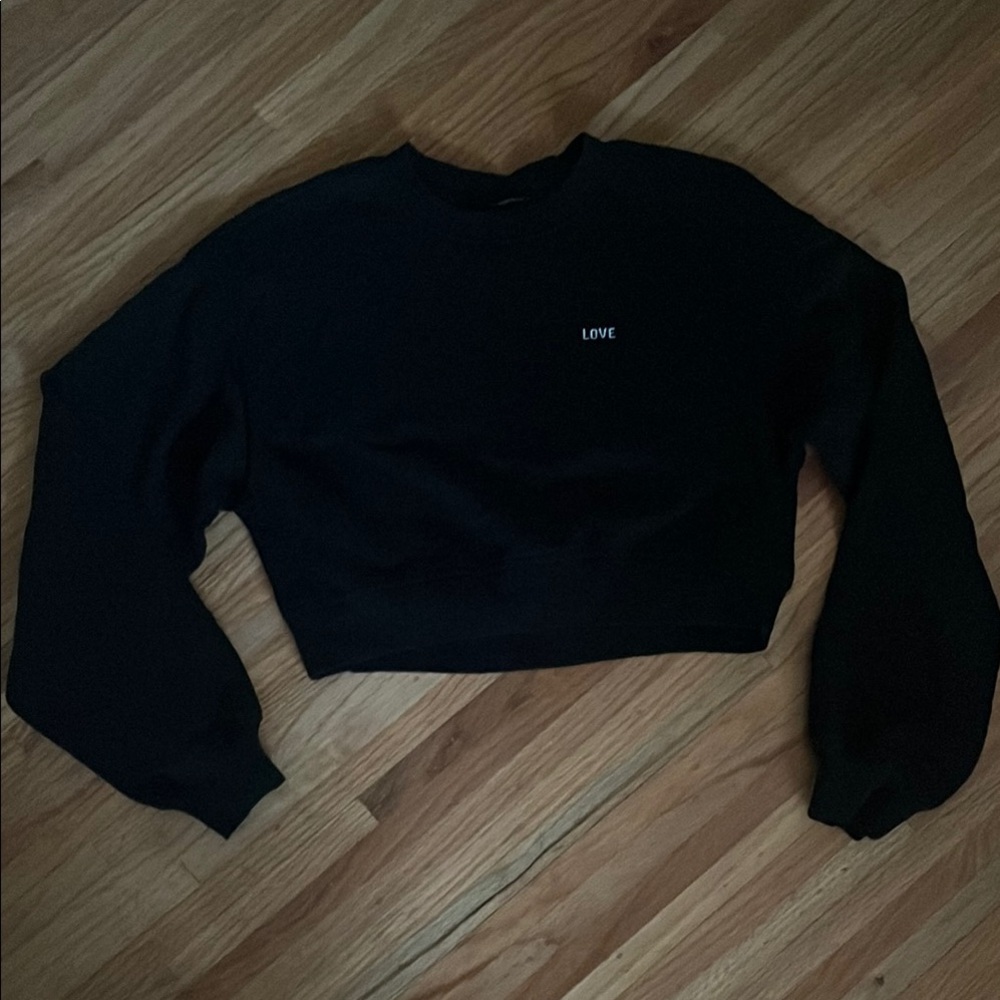 Love Black Boxy Cropped Sweatshirt